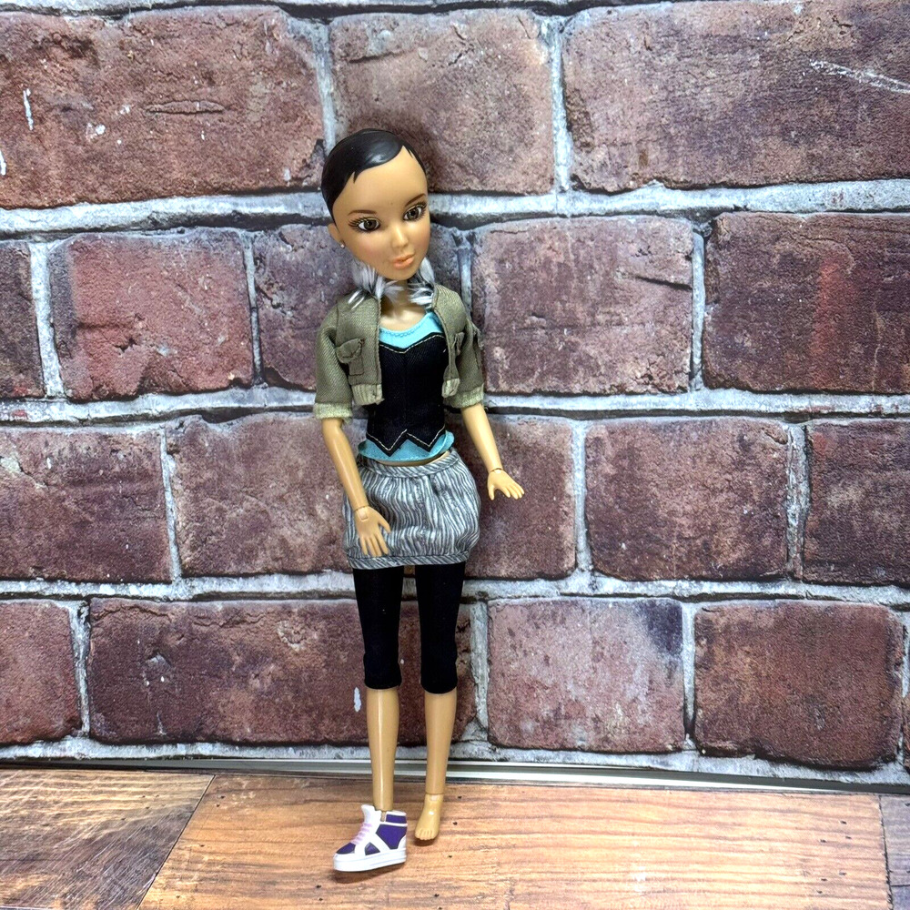 Spin Master Liv DOLL Daniela First Wave Articulated Poseable Doll 2009